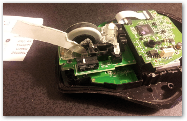 to Fix a Scroll Wheel on a Logitech Mouse - groovyPost
