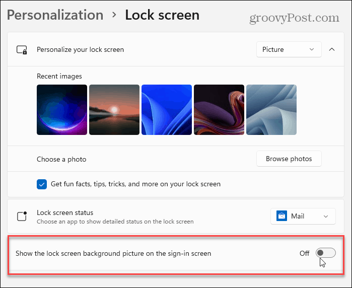 How can you change your wallpaper on Windows 10 lock screen?