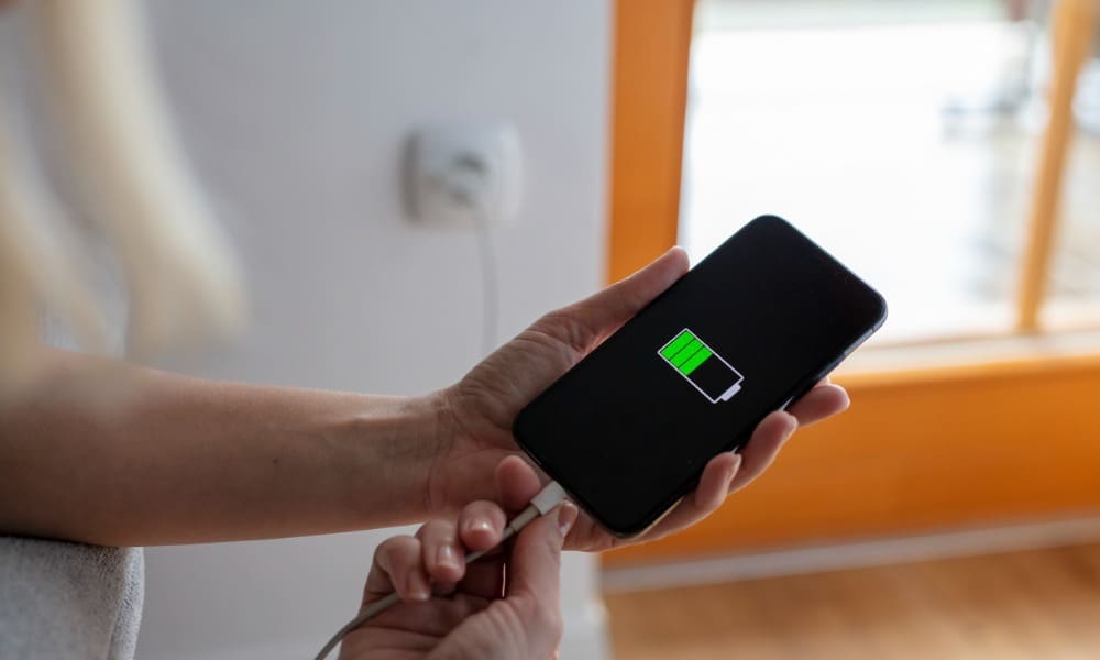 Fast Charging Your Smartphone: Various Technologies Explained